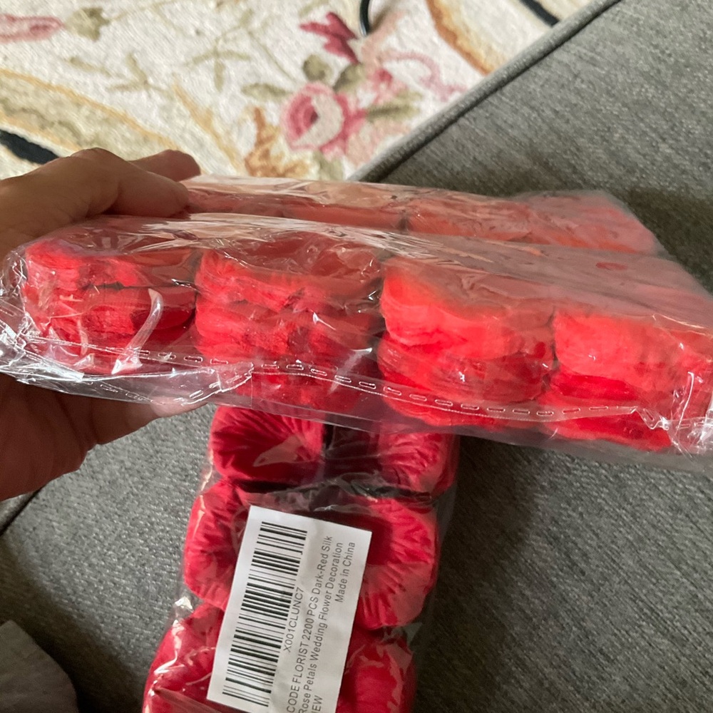 Red Rose Petals - Picture 6 of 7